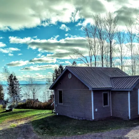 "Scotch Pine": Classic North Shore Cabin Near Grand Marais