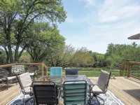 Charming Lake House within Walking Distance from Lake - 4-Star