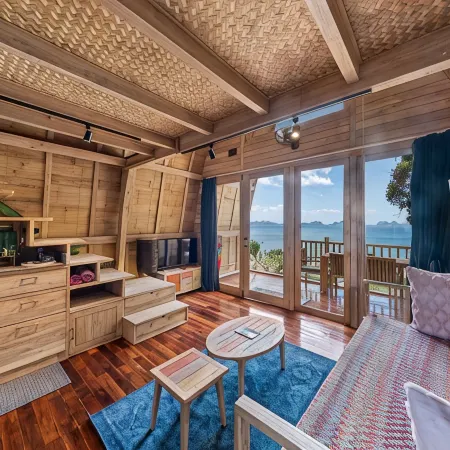 Lumbung Loft Villa w/ Balcony & Seaview in El Nido