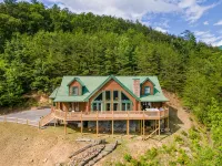 Beautiful Mountain View log cabin