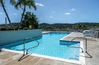Ocean View Suite - Luxe Comfort Near Magens Bay! - مسبح