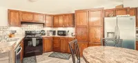 LUXURY RETREAT / PICKLEBALL COURT,  less than 3 miniutes from Winstar Casino! - 3-Star