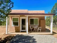 At Home in the Enchanted Forest of Carson between Taos & Ojo Caliente! Hotels in 