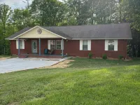 Weekday Discount Rates.Spacious 4 Br, Hot Tub, Large KitchenRed River Gorge Hotels in Wolfe County