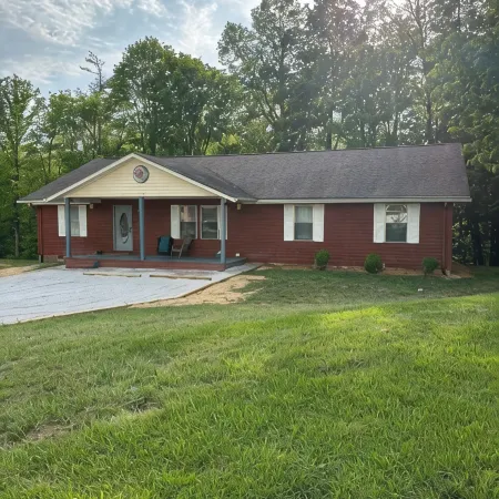 August Openings. Weekly DiscountsSpacious 4 Br, Hot Tub, Large KitchenRedRiver