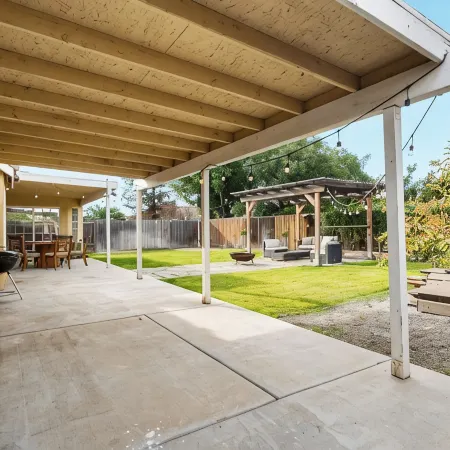 NW Gem! Modern 4BR Home:Cozy Elegance, Near Parks, Dining & Easy Freeway Access