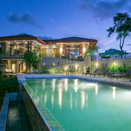 Ultra Luxury with Panoramic Views, Private Infinity pool and natures paradise