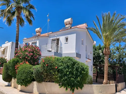 Beachside Villa. Sea and beach views. Free Paphos airport transfers free aircon - บังกะโล
