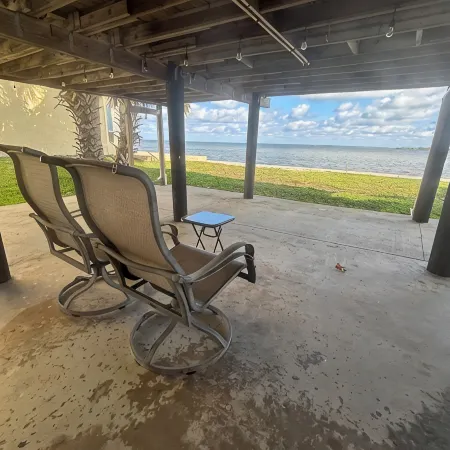 MANATEE COTTAGE:  Gulf Front 2-bedroom house