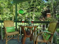 Tiki Hut Cottage -  Lush Tropical Garden, ;Walk to Tunnels Beach TVNCU#5161 - บ้านพักหลังเล็ก