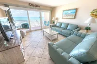 Direct Oceanfront 2Br Condo w/ Balcony at Paradise Beach Club, Unit 339 - Wifi