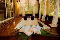 Falling Leaves Lodge - ที่มีสปา