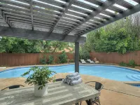 North OKC - Large, Modern Home with Pool and Game Room - 5 звезд