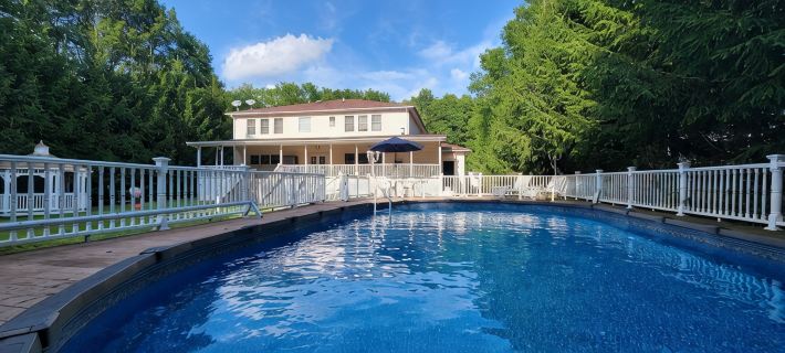 Luxury Home with Sauna, Hot Tubs, Game Room, Short Walk to Lake, Outdoor Pool Hotels in Penn Forest Township