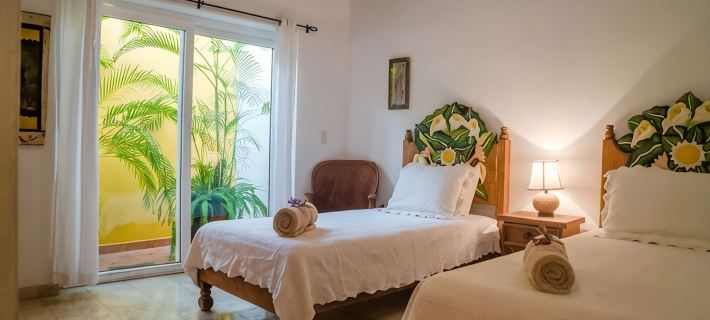 Contemporary Villa in Lush,Tropical, Private Paradise 부세리아스 호텔