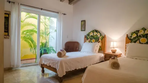 Contemporary Villa in Lush,Tropical, Private Paradise