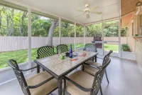 Venice Palm Villa - Minutes to the Beach - Screened Patio- Fenced yard! -  Habitaciones en casas particulares