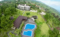 Lembang Asri Resor - piscina