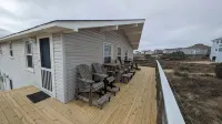 Semi-Oceanfront 🏄‍♀️Oceanviews🌊 on a Private Access Road⛱ 50 feet to the beach - balcony