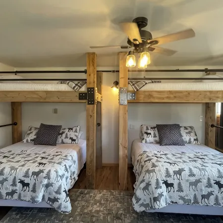 Cozy 1-bedroom apartment unit C, sleeps 6 across from famous Cody Nite Rodeo!