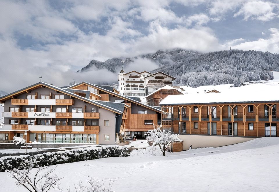 Hotel Alpenroyal - Housity