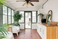 The Casita - Close to Beach & Bay, Outdoor Shower!