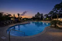Lazy Palm-Free Beach Pass! Pool! 1/2 Mile to Marshwalk and Marina! 3 King Bdrms! - Swimmingpools