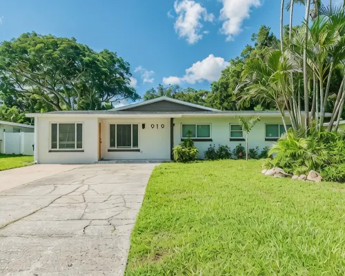Home w/Heated Pool 10 Mins to Clearwater Beach! Hotels in Largo