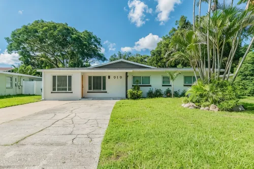 Home w/Heated Pool 10 Mins to Clearwater Beach!