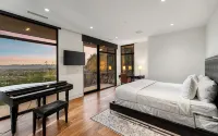 Luxury Retreat Carved in Camelback Mountain - Infinity Pool, Spa, Mountain Views - 5-Star