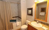 Gorgeous 1 Bedroom 1 Bath Condo in Center Village, Copper Mountain