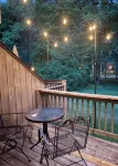 Cozy Townhome Sleeps 10 in the Heart of it All, Just Minutes to Area Attractions