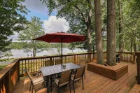Lakefront w/ PrivateDock Fishing Beach 2Kayaks Firepit Fireplace Foosball - Homestays