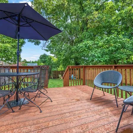 Stylish Comfortable Bluegrass Cottage 7 min to Ark - Fire Pit!