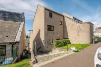 Riverside Garden Apartment with lovely River Tay views and parking - ห้องครัว
