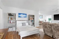 3/2.5 Private Sarasota Pool Home. Close to Beaches. Fenced Yard. Pet Friendly - Bungalows