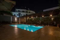 Ivana Signature - Pools