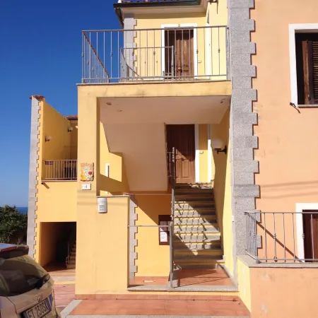 Modern 1 Bed Apartment Sleep 3 Sea View Only 700mt from Sea