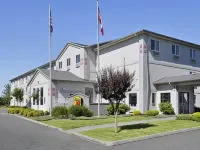 Super 8 by Wyndham Bellingham Airport/Ferndale Hotels in Whatcom County