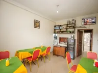 Albertine Tourist Resort Hotéis em Kabale