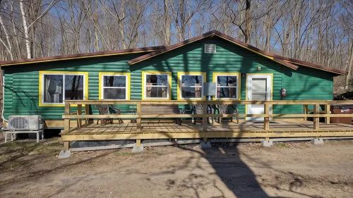 Pet Friendly Cabin at Green Valley Resort on Seventh Crow Wing Lake - シャレー