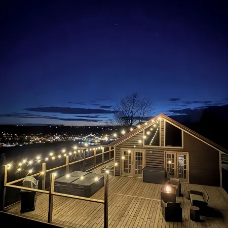 Peaceful cabin with spectacular river and scenic views.