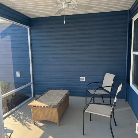Modern Ultra Clean Patio Villa! Great location in the Villages!