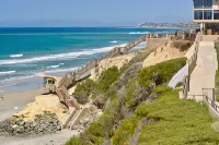Steps to Sand, Luxury Family Townhome with Central A/C BBQ Crib Resort Amenities - Wifi