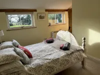 DAIRY COTTAGE. Delightful luxury rustic cottage nr New Forest and South Coast. Hotels in Fordingbridge