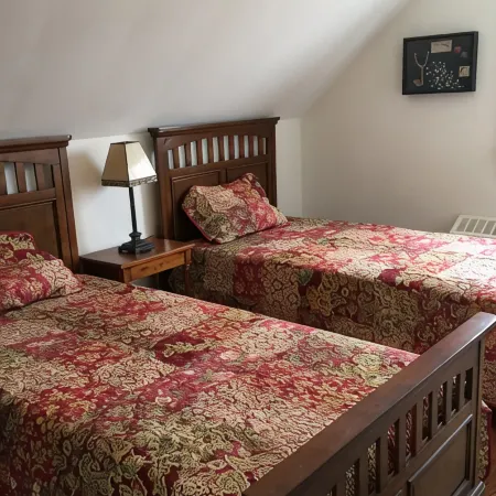 views! Location! Historic 2BR/1BA loft with Views-Downtown Telegraph House