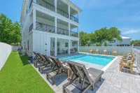 Reefwood - Sleeps 21 - 2 Blocks to the Beach! - สระว่ายน้ำส่วนตัว