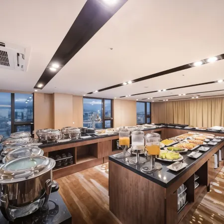 Palace Hotel Jeju Отели рядом с достопримечательностью «Площадь Тапдонь»