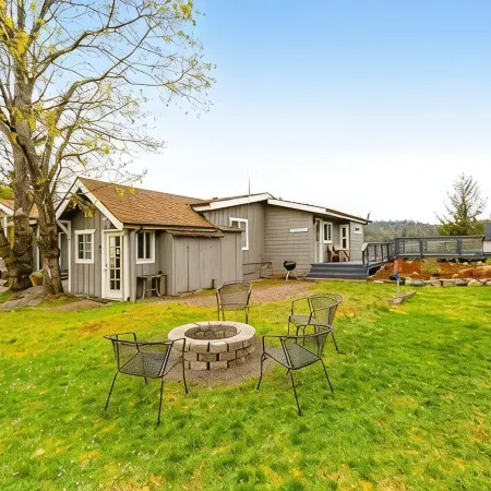 Deer Harbor Cottages