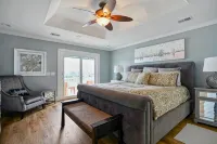 Luxurious Sunset Beach Home On The Water With Pool, Boat Dock and Golf Cart - プール